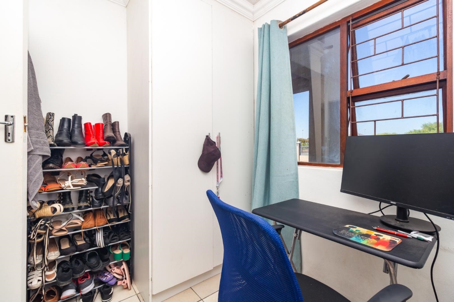 To Let 2 Bedroom Property for Rent in Kenilworth Western Cape